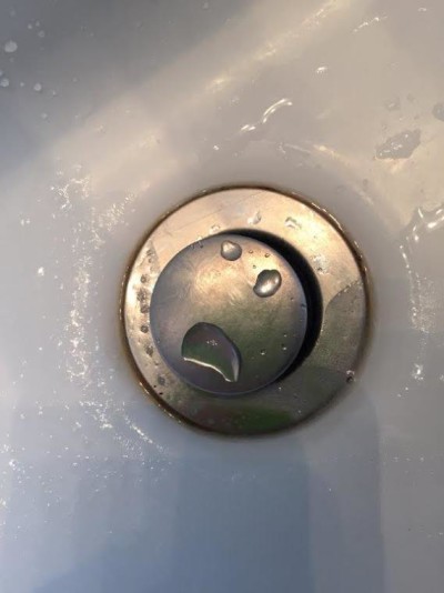 sink dismayed