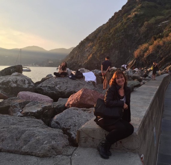 april on rocks at vernazza